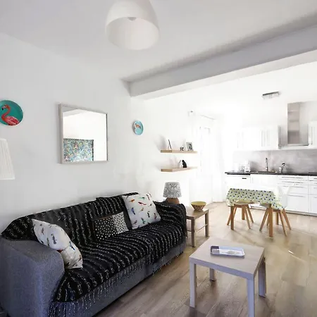 Grand Studio Climatise Avec Terrasse, 10 Mn Appartement Hyères