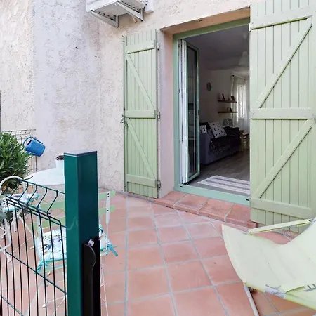 Grand Studio Climatisé Avec Terrasse, 10 Mn Appartamento Hyères